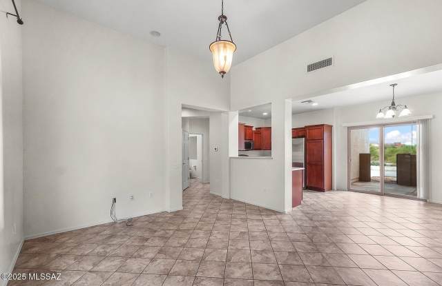 10525 E Native Rose Trail