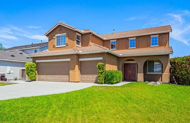 Gorgeous Four Bedroom Three Bathroom Home in Winchester