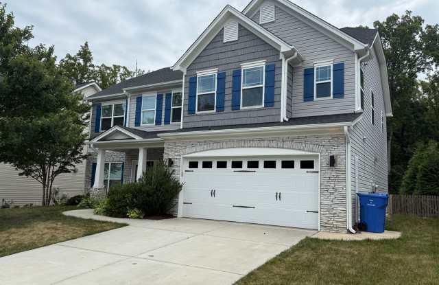 4 Bedroom Home on a Cul-de-Sac with Lawn Care Included!