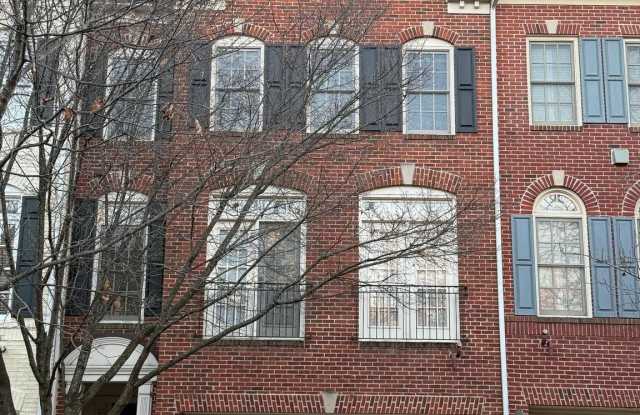 819 OAK KNOLL Terrace