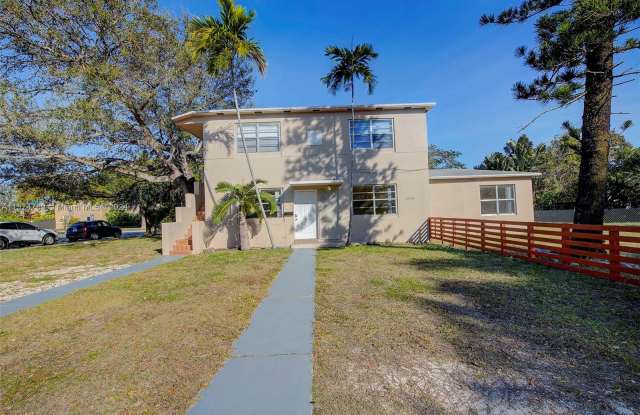 12245 Northeast 9th Avenue - 12245 Northeast 9th Avenue, North Miami, FL 33161