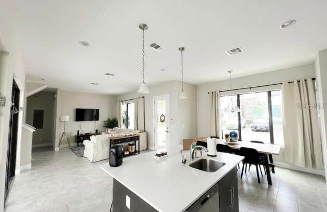 175 VILLA DOMANI CIRCLE