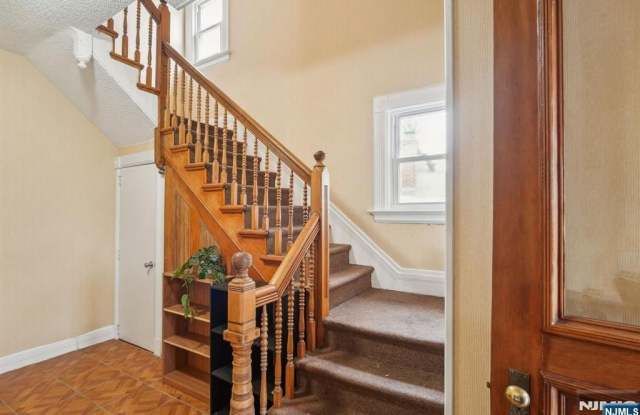 44 Elm Street 2nd FL