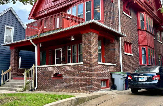 113 West Concordia Avenue