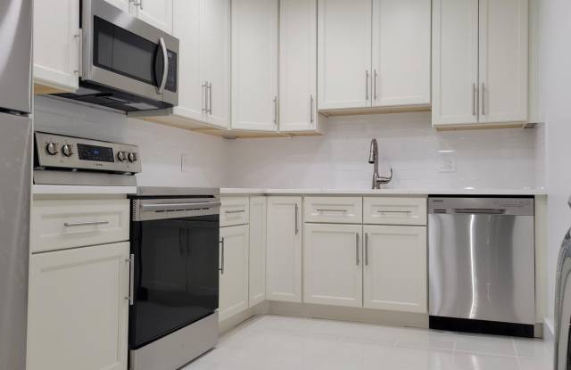 Photo of 733 Southeast 1st Way