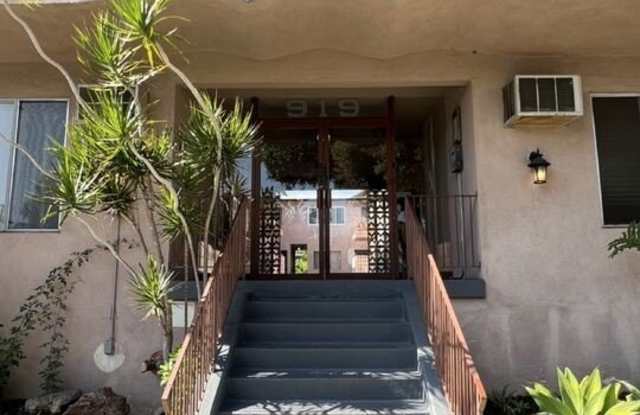 919 N Harper Ave unit: 1