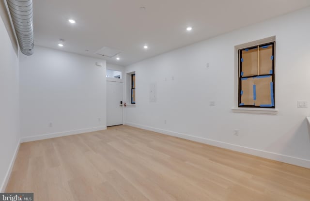 178 W SEYMOUR Street unit: 1