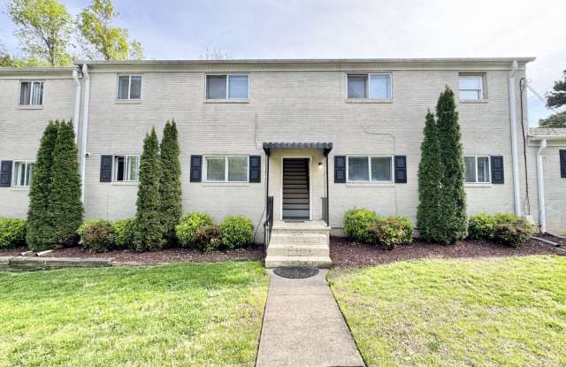 2 Bedroom Apartment Convenient to UNCG & Downtown Greensboro