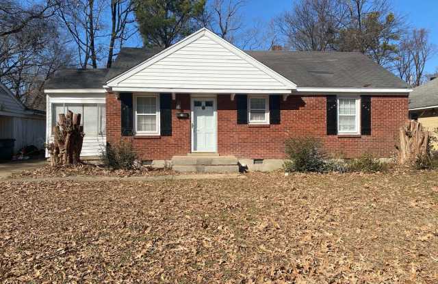 Charming 3 Bed 1 bath home centrally located