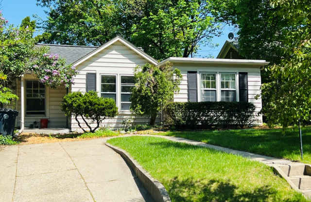 Charming 2 bedroom 1 Bathroom Home on the Old Westside - 547 6th Street, Ann Arbor, MI 48103