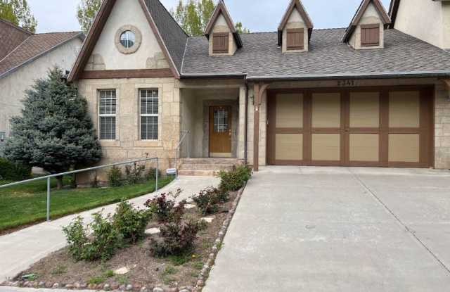 2341 S Fairway Dr