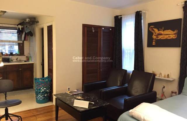 Photo of 308 Newbury St.