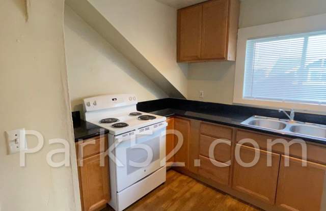 2 Bedroom Tacoma Duplex