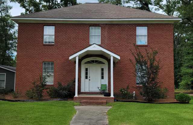 Photo of 1621 W 7th Street (2)