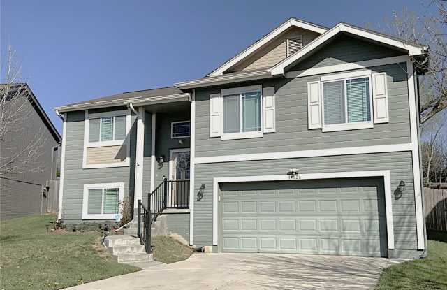 Photo of SW Home with great floorplan and private backyard one block from the Lake