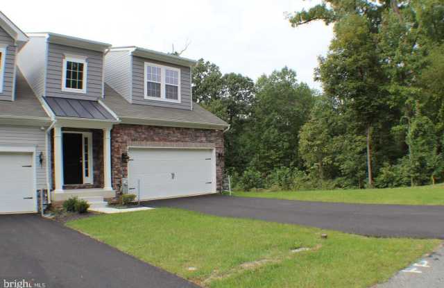 208 TRAILS WAY