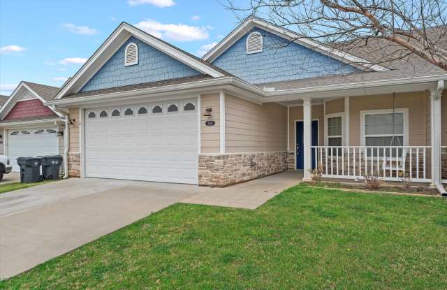 AVAILABLE NOW! Beautiful 3 bedroom townhome located in Waco!