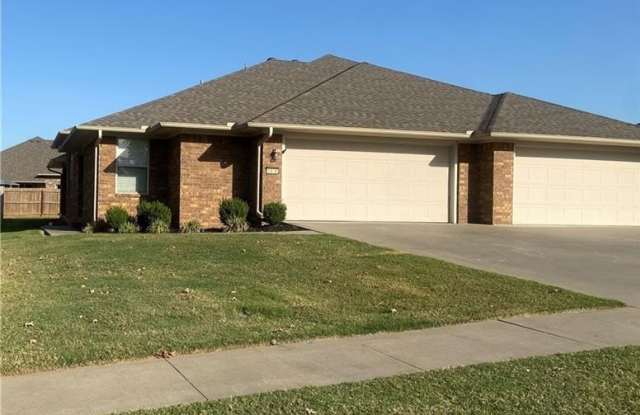 Photo of 6101 White Oak  CIR