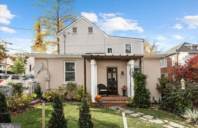 Photo of 6 E CECIL ST