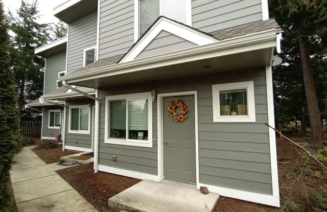 Charming 3-Bedroom, 1.5-Bath Townhome in Ferndale!