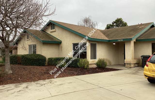 NE Single Story Corner Home with Easy Access to the 101 Freeway/Marian Regional Medical Center - 1650 Floyd Court, Santa Maria, CA 93454