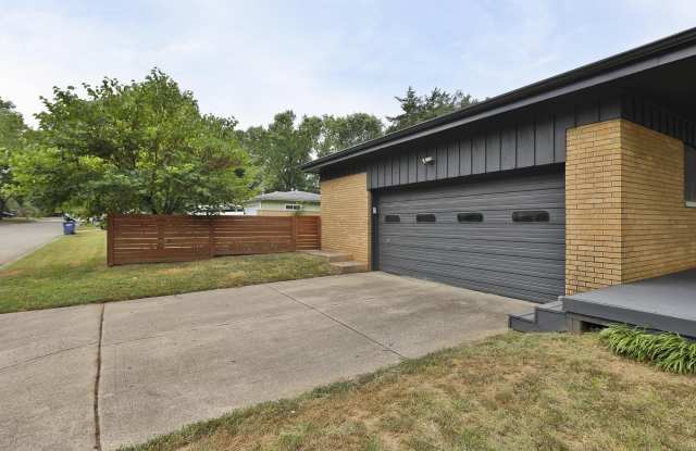 1936 E Greenwood Street