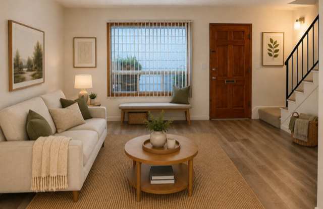Cozy 2 bedroom, 1 bathroom apt near Downtown Milwaukie. Discounted rent for the first 2 months!