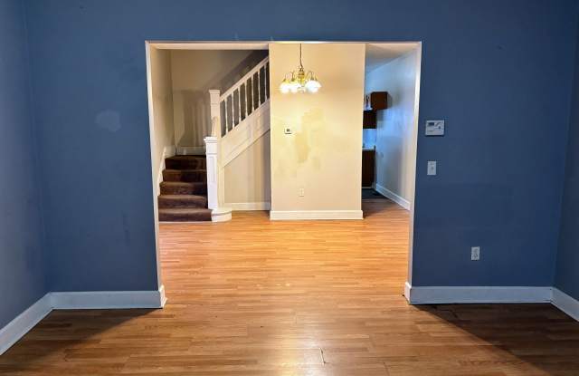 2307 North Kenwood Avenue