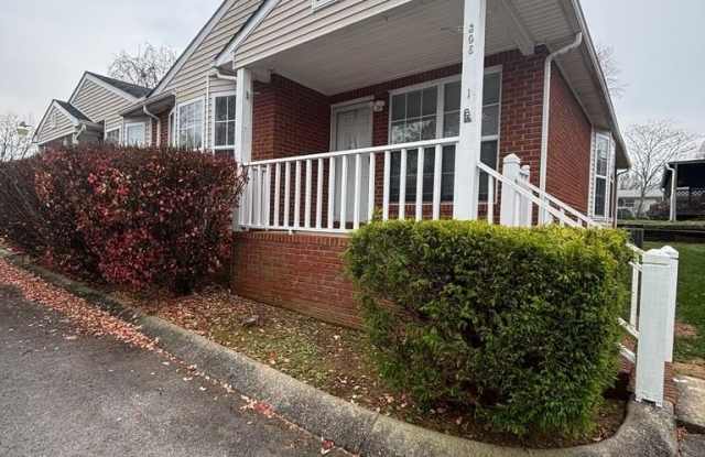 Photo of 306 Oriole Dr