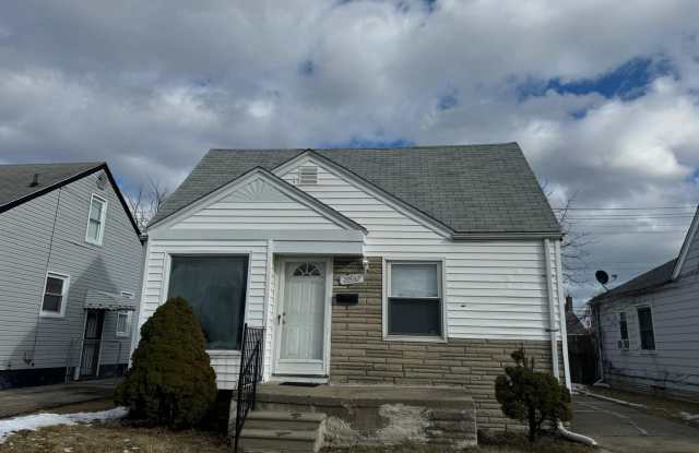 Beautiful Warren Home with Detached Garage - Accepting Section 8