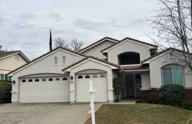 Gorgeous Three Bedroom Two Bathroom in Folsom