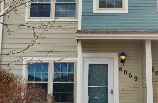 Fantastic 2-Bedroom Townhome in Briargate! Union and Lexington.