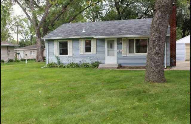 7309 Columbus Avenue - 7309 Columbus Avenue, Richfield, MN 55423