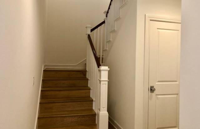 Luxurious and Light  Bright Unfurnished 2 Bedroom Home With Many Amenities