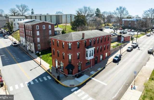 200 MAIN Street unit: 1St Floor