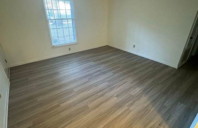 Completely Remodeled 2-Bedroom, 1.5 Bathroom Condo ***RENT SPECIAL: FULL MONTH FREE RENT***