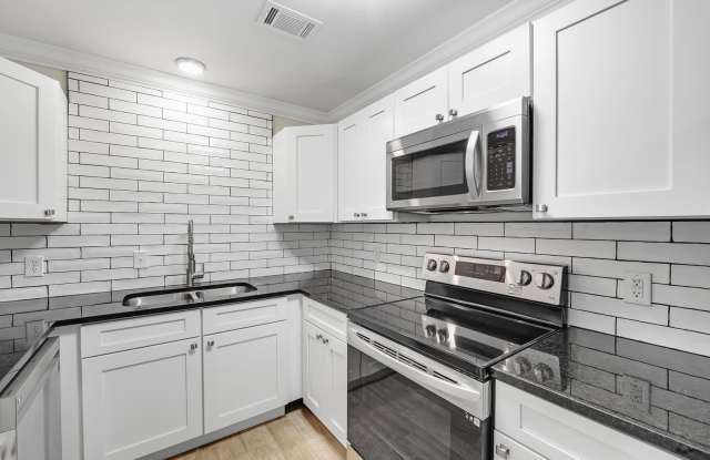 Photo of Crown Moulding********* Renovated 3 Bedroom 2 Bath********* Granite Countertops