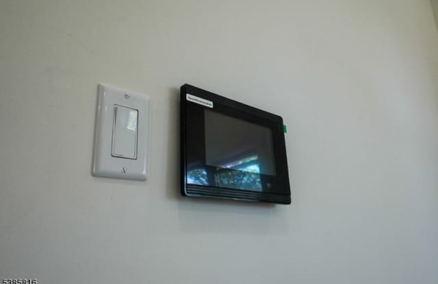 776 Bergen St Unit 2L