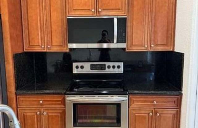 3201 Johns Place, Palm Springs, FL 33461