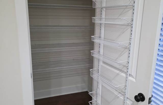 Large 3 Bedroom Townhouse in South Nashville