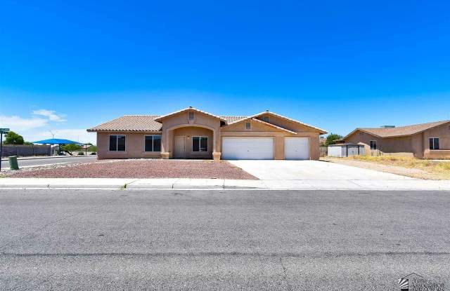 6212 East 43rd Street