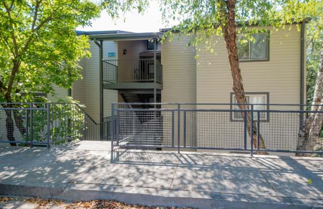 Beautifully renovated 1 bed, 1 bath Condo in Green Hills! - 231 Summit Ridge Drive, Nashville, TN 37215