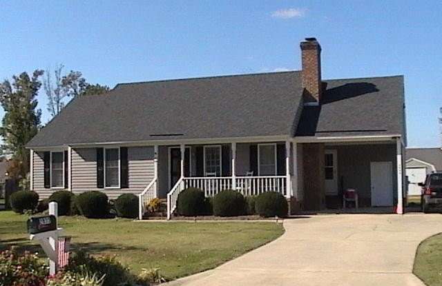 Photo of 2833 Lancaster Road NW