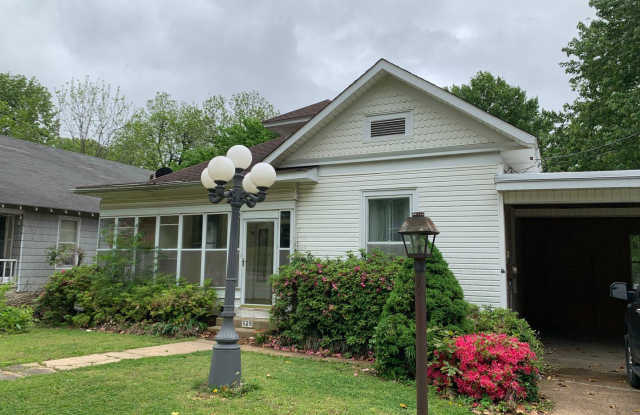529 W. Oak
