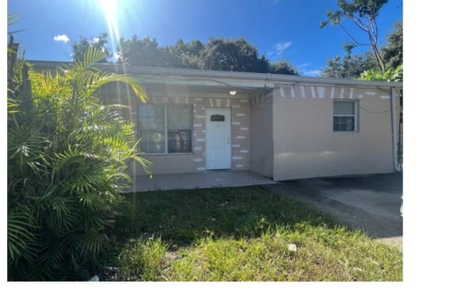 5902 SW 26 Terrace #B - 5902 Southwest 26th Terrace, West Park, FL 33023