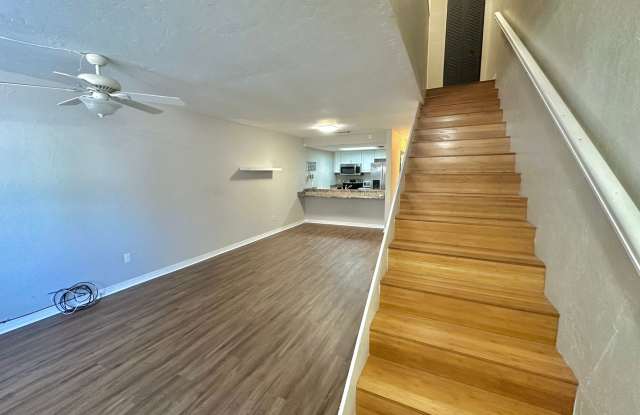 Spacious 2BR/2.5BA Townhome in Mill Run