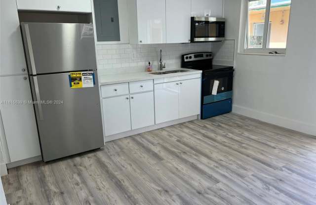 1630 NW 18th St