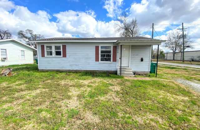 3-Bed, 1-Bath Home in Lake Charles - 2709 Cline Street