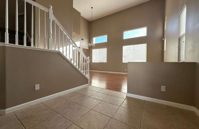 Spacious 4 Bed, 3 Bath with SOLAR in Discovery Bay!