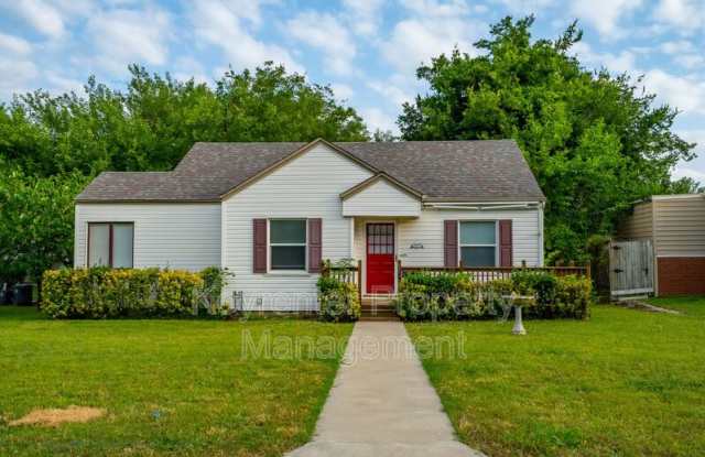 3820 E 22nd Pl